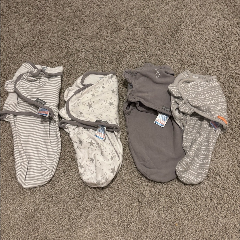 Swaddle Me swaddles 4 size small/medium